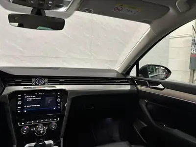 Volkswagen Passat - Thumbnail 14