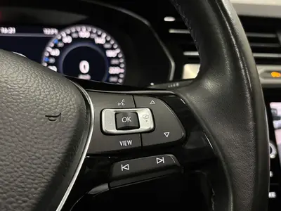 Volkswagen Passat - Thumbnail 22