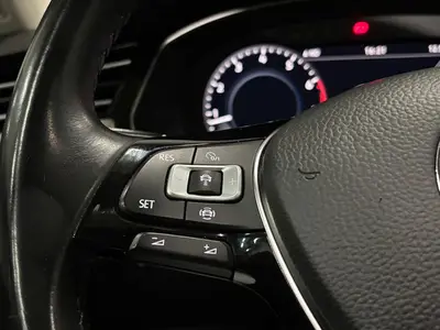 Volkswagen Passat - Thumbnail 23