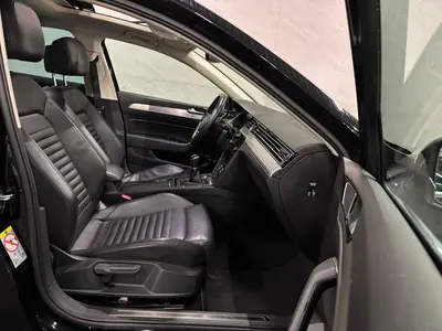 Volkswagen Passat - Thumbnail 10