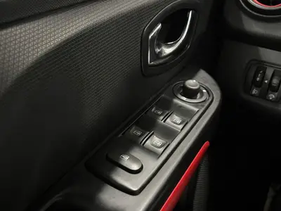 Renault Clio - Thumbnail 24