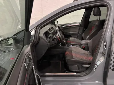 Volkswagen Golf - Thumbnail 12