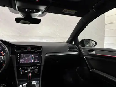 Volkswagen Golf - Thumbnail 14