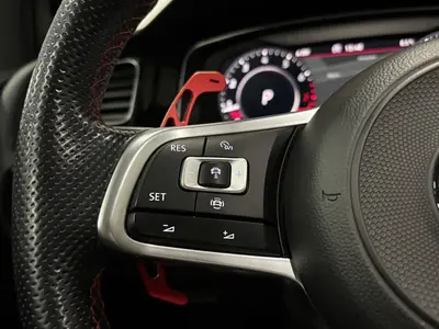 Volkswagen Golf - Thumbnail 21