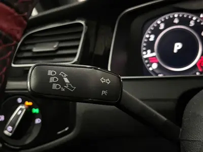 Volkswagen Golf - Thumbnail 24