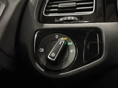 Volkswagen Golf - Thumbnail 25