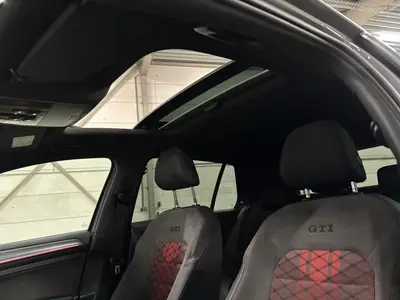 Volkswagen Golf - Thumbnail 10