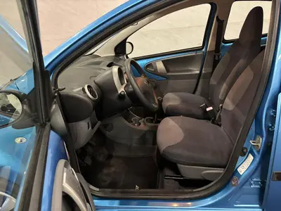 Peugeot 107 - Thumbnail 9