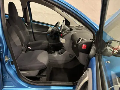 Peugeot 107 - Thumbnail 10