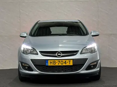 Opel Astra - Thumbnail 6
