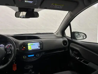 Toyota Yaris - Thumbnail 13
