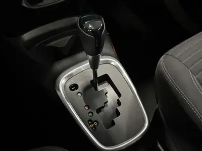 Toyota Yaris - Thumbnail 19