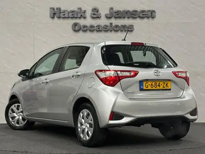 Toyota Yaris - Thumbnail 4