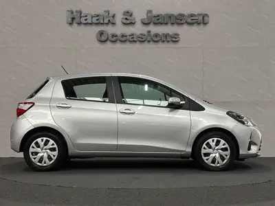 Toyota Yaris - Thumbnail 8