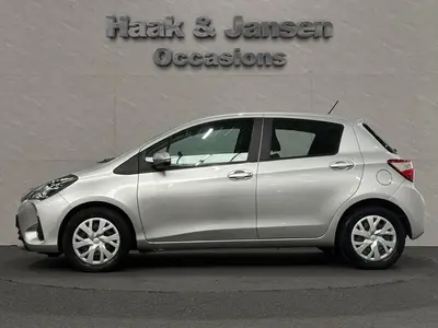 Toyota Yaris - Thumbnail 9