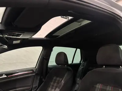 Volkswagen Golf - Thumbnail 12