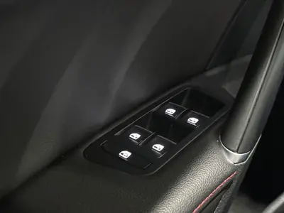 Volkswagen Golf - Thumbnail 17