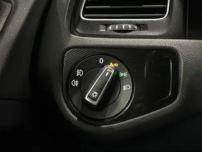 Volkswagen Golf - Thumbnail 19