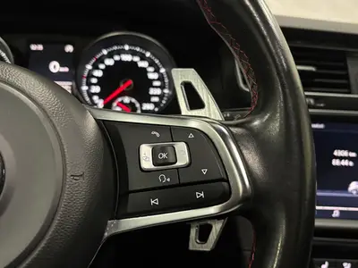 Volkswagen Golf - Thumbnail 21