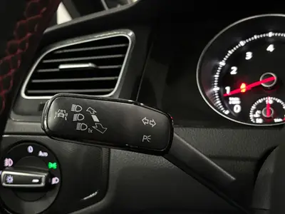 Volkswagen Golf - Thumbnail 22