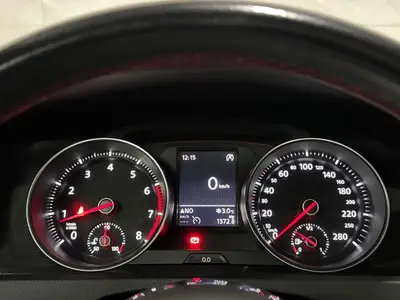 Volkswagen Golf - Thumbnail 24