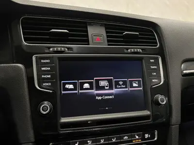 Volkswagen Golf - Thumbnail 25