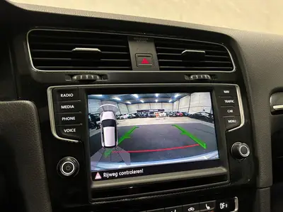 Volkswagen Golf - Thumbnail 26