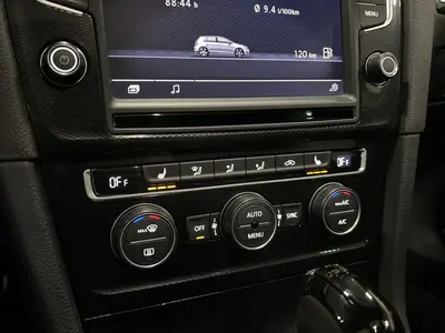 Volkswagen Golf - Thumbnail 27