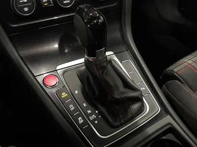 Volkswagen Golf - Thumbnail 28