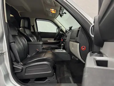 Dodge Nitro - Thumbnail 10