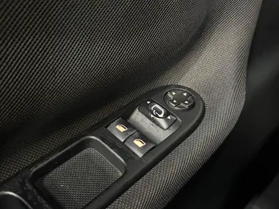 Peugeot 207 - Thumbnail 24