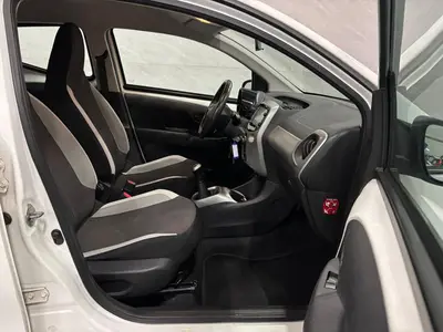 Toyota Aygo - Thumbnail 11