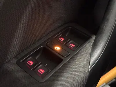 Volkswagen Polo - Thumbnail 21