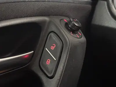 Volkswagen Polo - Thumbnail 22