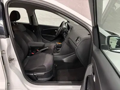Volkswagen Polo - Thumbnail 10
