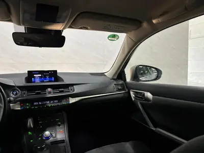 Lexus CT - Thumbnail 12