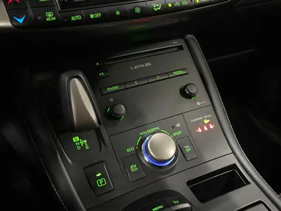 Lexus CT - Thumbnail 18