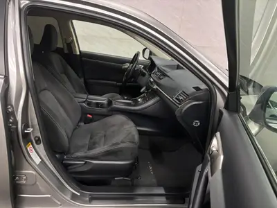 Lexus CT - Thumbnail 9