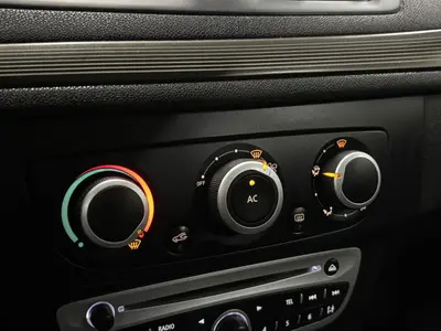 Renault Mégane - Thumbnail 18