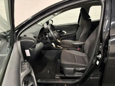 Toyota Yaris - Thumbnail 11