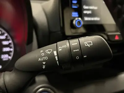 Toyota Yaris - Thumbnail 23