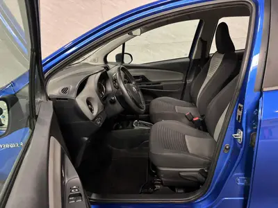 Toyota Yaris - Thumbnail 11