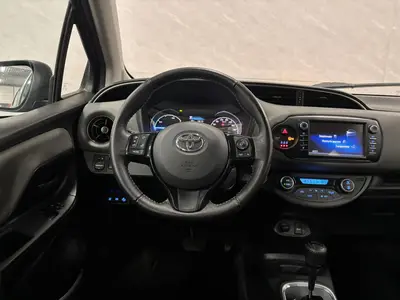 Toyota Yaris - Thumbnail 15