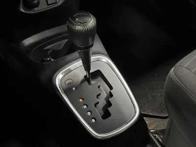 Toyota Yaris - Thumbnail 19