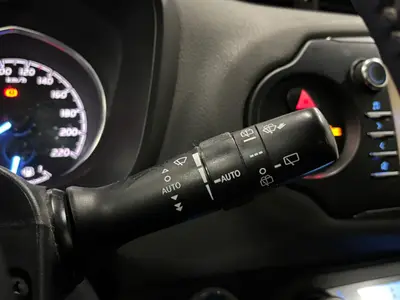 Toyota Yaris - Thumbnail 22