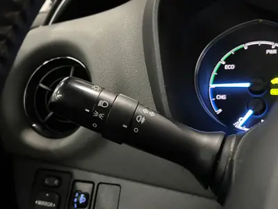 Toyota Yaris - Thumbnail 23