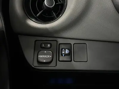 Toyota Yaris - Thumbnail 26