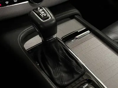 Volvo XC90 - Thumbnail 21