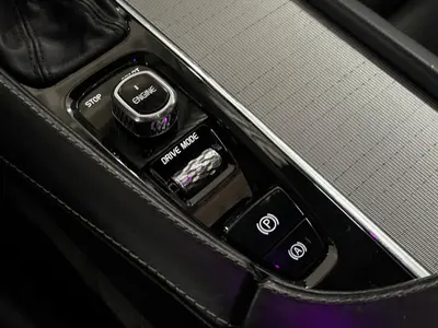 Volvo XC90 - Thumbnail 22