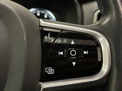 Volvo XC90 - Thumbnail 23